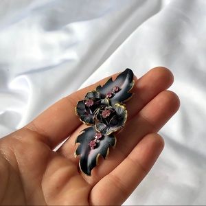 2/15$ | Pink & Gold Leaf Shaped Brooch